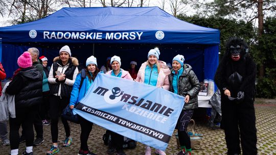 Bieg morsa oraz morsowanie nad zalewem Borki (zdjęcia) Bieg morsa oraz morsowanie nad zalewem Borki (zdjęcia)