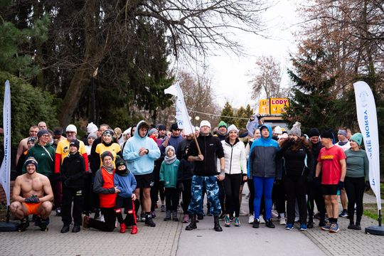 Bieg morsa oraz morsowanie nad zalewem Borki (zdjęcia) Bieg morsa oraz morsowanie nad zalewem Borki (zdjęcia)