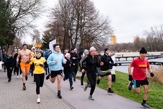 Bieg morsa oraz morsowanie nad zalewem Borki (zdjęcia) Bieg morsa oraz morsowanie nad zalewem Borki (zdjęcia)