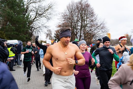 Bieg morsa oraz morsowanie nad zalewem Borki (zdjęcia) Bieg morsa oraz morsowanie nad zalewem Borki (zdjęcia)