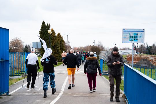 Bieg morsa oraz morsowanie nad zalewem Borki (zdjęcia) Bieg morsa oraz morsowanie nad zalewem Borki (zdjęcia)