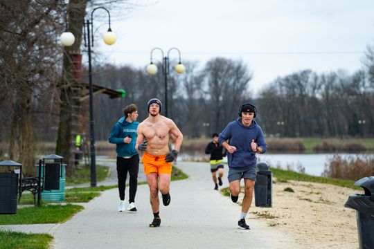 Bieg morsa oraz morsowanie nad zalewem Borki (zdjęcia) Bieg morsa oraz morsowanie nad zalewem Borki (zdjęcia)