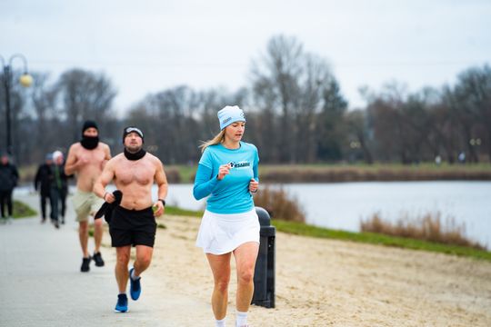 Bieg morsa oraz morsowanie nad zalewem Borki (zdjęcia) Bieg morsa oraz morsowanie nad zalewem Borki (zdjęcia)