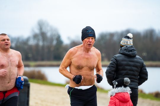 Bieg morsa oraz morsowanie nad zalewem Borki (zdjęcia) Bieg morsa oraz morsowanie nad zalewem Borki (zdjęcia)