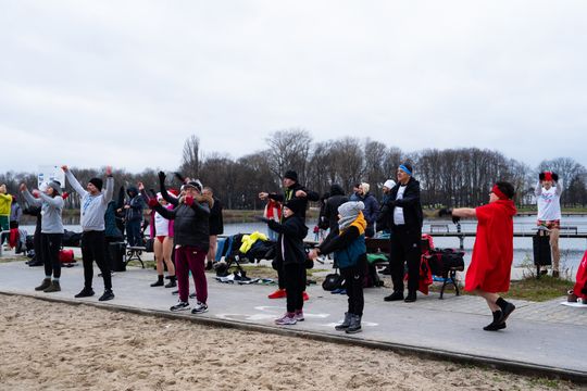 Bieg morsa oraz morsowanie nad zalewem Borki (zdjęcia) Bieg morsa oraz morsowanie nad zalewem Borki (zdjęcia)