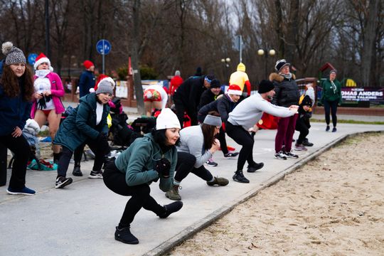 Bieg morsa oraz morsowanie nad zalewem Borki (zdjęcia) Bieg morsa oraz morsowanie nad zalewem Borki (zdjęcia)