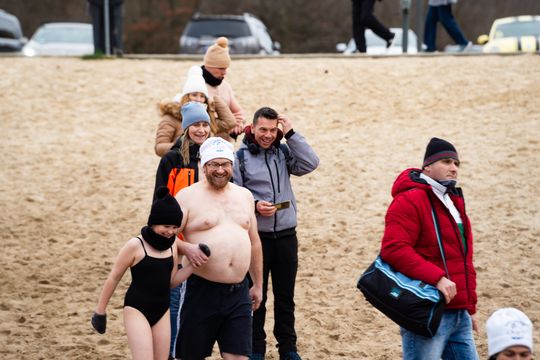 Bieg morsa oraz morsowanie nad zalewem Borki (zdjęcia) Bieg morsa oraz morsowanie nad zalewem Borki (zdjęcia)