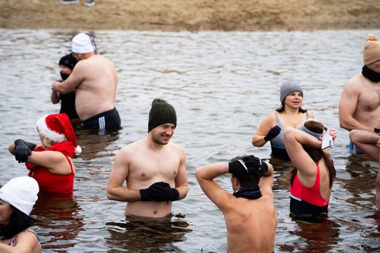Bieg morsa oraz morsowanie nad zalewem Borki (zdjęcia) Bieg morsa oraz morsowanie nad zalewem Borki (zdjęcia)