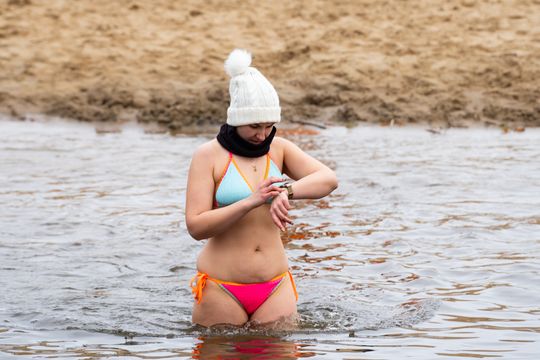 Bieg morsa oraz morsowanie nad zalewem Borki (zdjęcia) Bieg morsa oraz morsowanie nad zalewem Borki (zdjęcia)