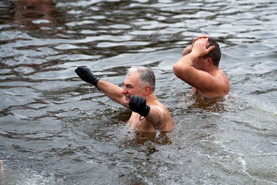 Bieg morsa oraz morsowanie nad zalewem Borki (zdjęcia)
