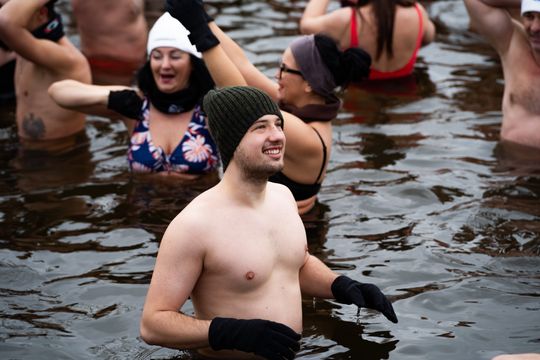 Bieg morsa oraz morsowanie nad zalewem Borki (zdjęcia) Bieg morsa oraz morsowanie nad zalewem Borki (zdjęcia)