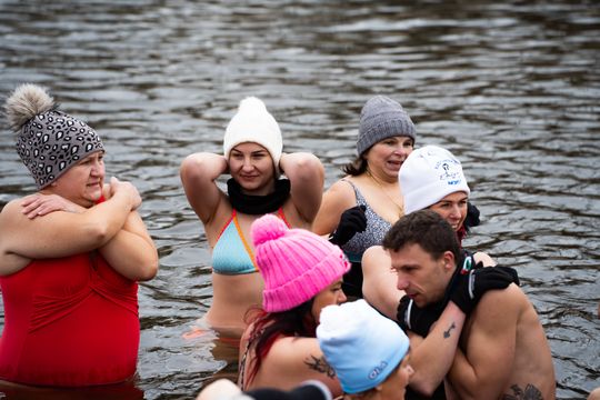 Bieg morsa oraz morsowanie nad zalewem Borki (zdjęcia) Bieg morsa oraz morsowanie nad zalewem Borki (zdjęcia)