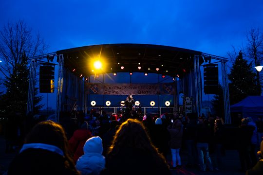 Kiermasz Świąteczny dla Damiana - Koncert Pawła Mosiołka i Haliny Mlynkovej (zdjęcia)