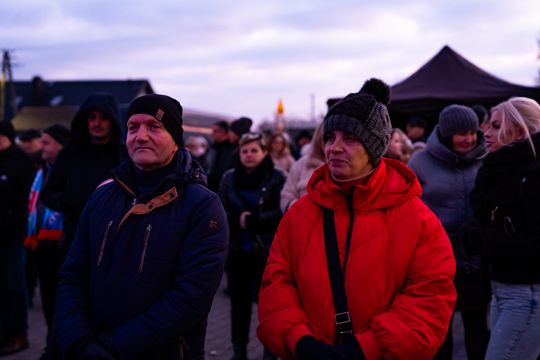 Kiermasz Świąteczny dla Damiana - Koncert Pawła Mosiołka i Haliny Mlynkovej (zdjęcia) Kiermasz Świąteczny dla Damiana - Koncert Pawła Mosiołka i Haliny Mlynkovej (zdjęcia)