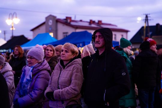 Kiermasz Świąteczny dla Damiana - Koncert Pawła Mosiołka i Haliny Mlynkovej (zdjęcia) Kiermasz Świąteczny dla Damiana - Koncert Pawła Mosiołka i Haliny Mlynkovej (zdjęcia)