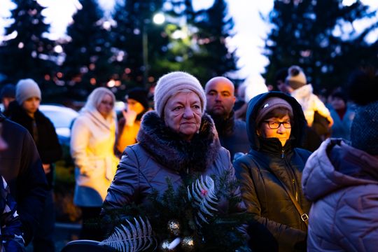 Kiermasz Świąteczny dla Damiana - Koncert Pawła Mosiołka i Haliny Mlynkovej (zdjęcia) Kiermasz Świąteczny dla Damiana - Koncert Pawła Mosiołka i Haliny Mlynkovej (zdjęcia)