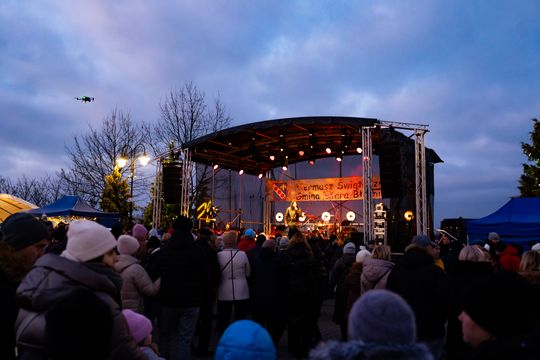 Kiermasz Świąteczny dla Damiana - Koncert Pawła Mosiołka i Haliny Mlynkovej (zdjęcia) Kiermasz Świąteczny dla Damiana - Koncert Pawła Mosiołka i Haliny Mlynkovej (zdjęcia)