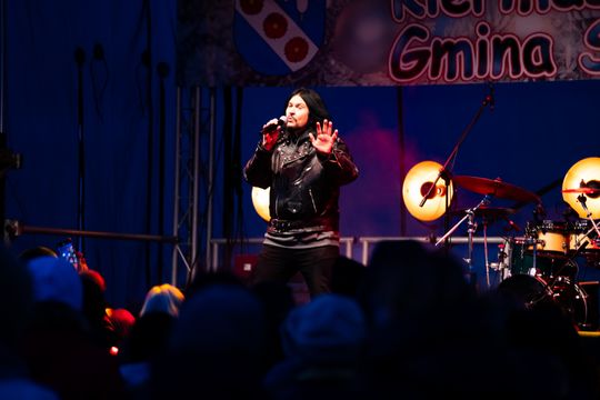 Kiermasz Świąteczny dla Damiana - Koncert Pawła Mosiołka i Haliny Mlynkovej (zdjęcia)