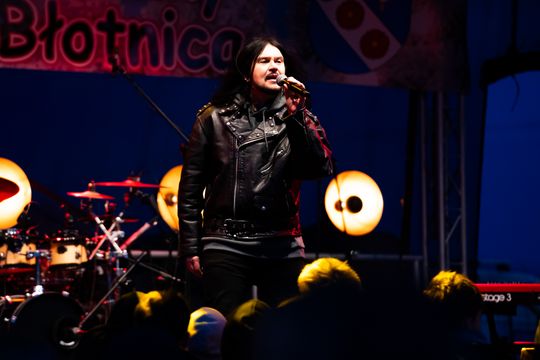 Kiermasz Świąteczny dla Damiana - Koncert Pawła Mosiołka i Haliny Mlynkovej (zdjęcia) Kiermasz Świąteczny dla Damiana - Koncert Pawła Mosiołka i Haliny Mlynkovej (zdjęcia)