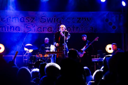 Kiermasz Świąteczny dla Damiana - Koncert Pawła Mosiołka i Haliny Mlynkovej (zdjęcia)