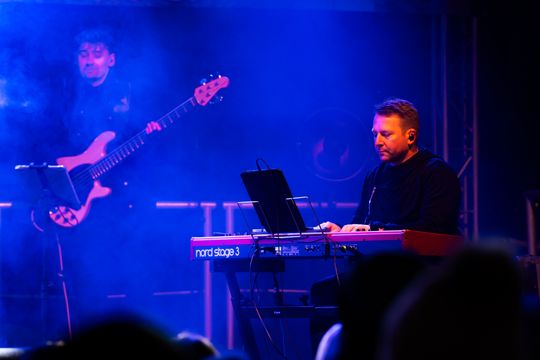 Kiermasz Świąteczny dla Damiana - Koncert Pawła Mosiołka i Haliny Mlynkovej (zdjęcia)