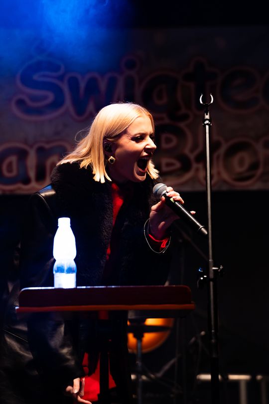 Kiermasz Świąteczny dla Damiana - Koncert Pawła Mosiołka i Haliny Mlynkovej (zdjęcia)