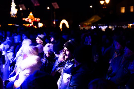 Kiermasz Świąteczny dla Damiana - Koncert Pawła Mosiołka i Haliny Mlynkovej (zdjęcia)