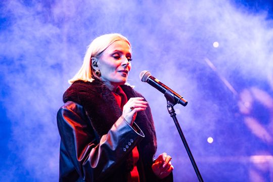 Kiermasz Świąteczny dla Damiana - Koncert Pawła Mosiołka i Haliny Mlynkovej (zdjęcia) Kiermasz Świąteczny dla Damiana - Koncert Pawła Mosiołka i Haliny Mlynkovej (zdjęcia)