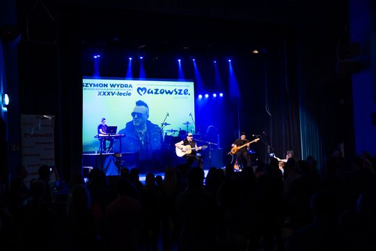 Koncert z okazji 35-lecia działalności artystycznej Szymona Wydry (zdjęcia) Koncert z okazji 35-lecia działalności artystycznej Szymona Wydry (zdjęcia)