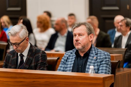 Sesja 027.jpg Sesja 027.jpg