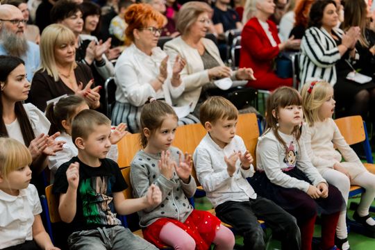 Jasełka Bożonarodzeniowe w PP nr 17 008.jpg