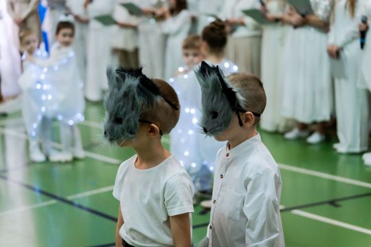 Jasełka Bożonarodzeniowe w PP nr 17 036.jpg Jasełka Bożonarodzeniowe w PP nr 17 036.jpg