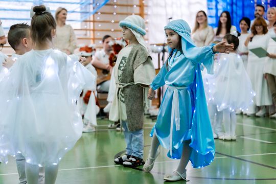 Jasełka Bożonarodzeniowe w PP nr 17 038.jpg Jasełka Bożonarodzeniowe w PP nr 17 038.jpg