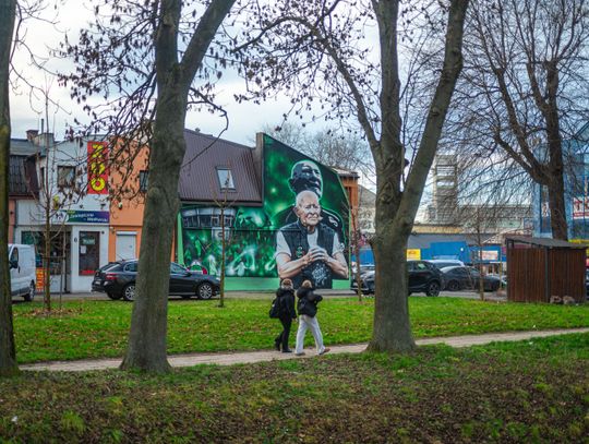 Zdzisław Radulski na nowym radomskim muralu (zdjęcia) Zdzisław Radulski na nowym radomskim muralu (zdjęcia)