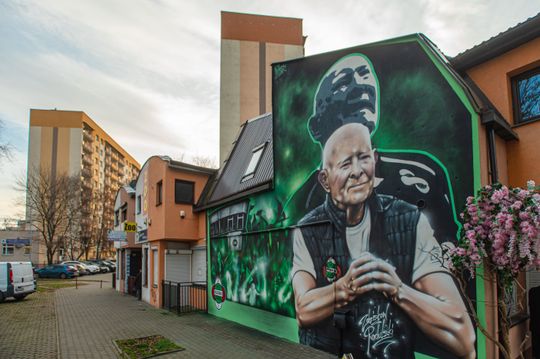 Zdzisław Radulski na nowym muralu w Radomiu (11).jpg