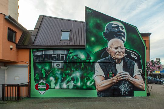 Zdzisław Radulski na nowym muralu w Radomiu (10).jpg