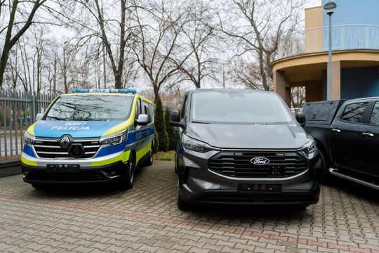 Wozy dla mazowieckiej policji 001.jpg