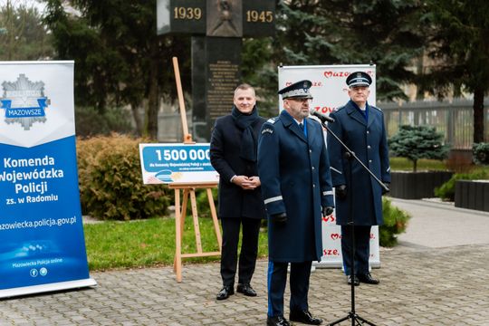 Wozy dla mazowieckiej policji 014.jpg