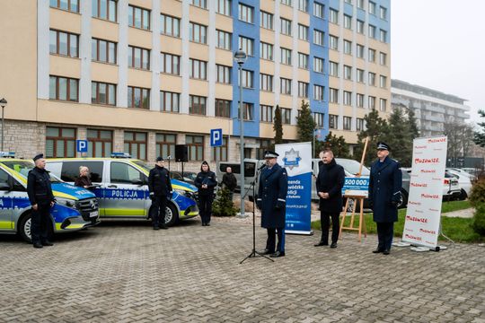 Wozy dla mazowieckiej policji 019.jpg