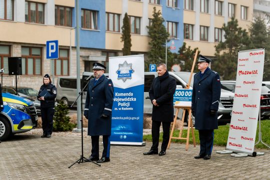 Wozy dla mazowieckiej policji 024.jpg