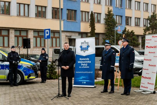 Wozy dla mazowieckiej policji 027.jpg