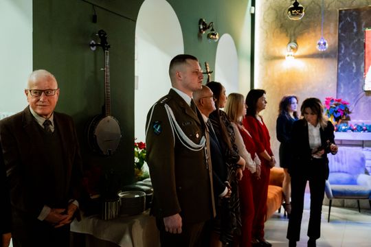 Spotkanie Wigilijne na AHNS 011.jpg Spotkanie Wigilijne na AHNS 011.jpg