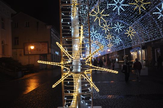 Tunel świetlny i świąteczne iluminacje w Radomiu
