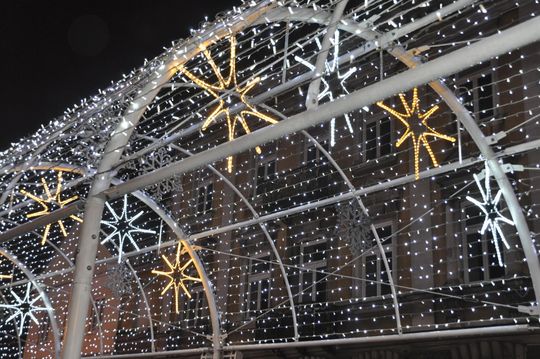 Tunel świetlny i świąteczne iluminacje w Radomiu