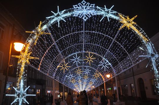 Tunel świetlny i świąteczne iluminacje w Radomiu