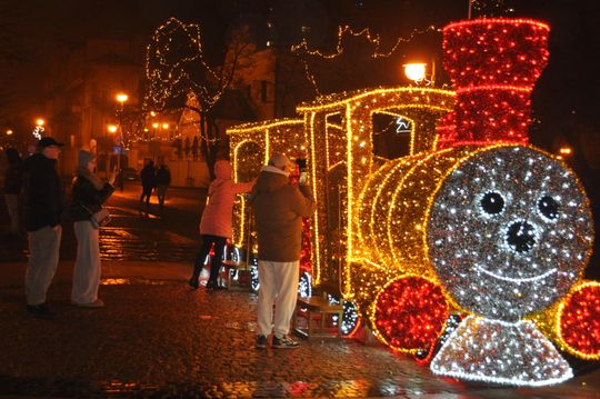 Tunel świetlny i świąteczne iluminacje w Radomiu