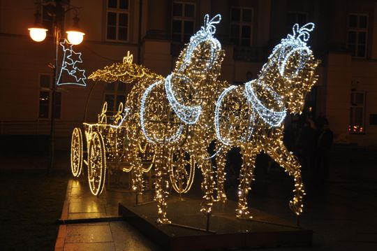 Tunel świetlny i świąteczne iluminacje w Radomiu