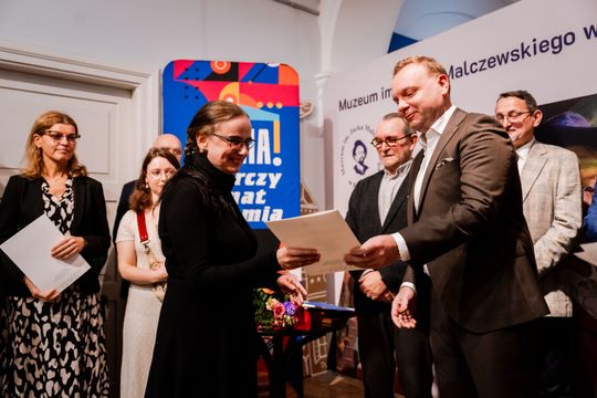 48. Salon Zimowy - Ogólnopolskie Biennale Sztuki 036.jpg