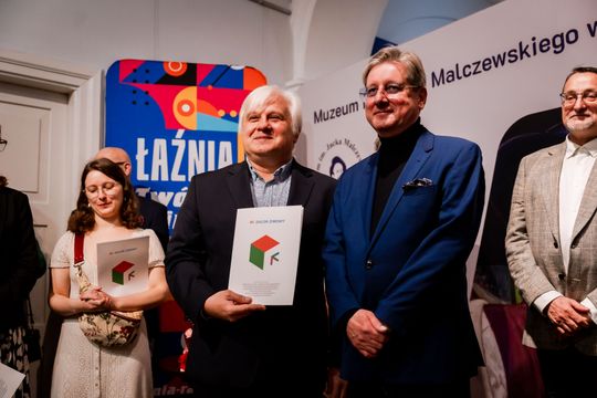 48. Salon Zimowy - Ogólnopolskie Biennale Sztuki 038.jpg