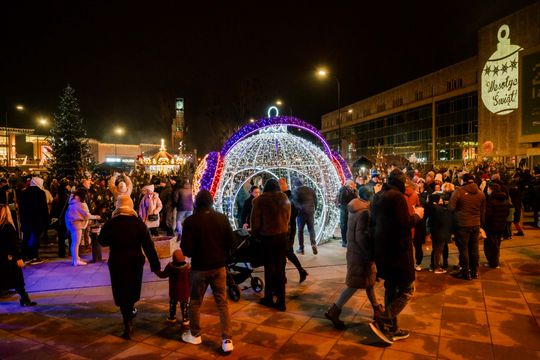 Jarmark Świąteczny i Gwiazdka dla mieszkańców 001.jpg